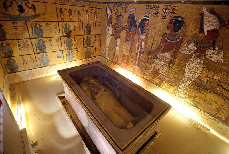 The golden sarcophagus of King Tutankhamun in his burial chamber is seen in the Valley of the Kings, in Luxor, Egypt, November 28, 2015. Chances are high that the tomb of Ancient Egypt's boy-king Tutankhamun has passages to a hidden chamber, which may be the last resting place of Queen Nefertiti, and new evidence from the site will go to Japan for analysis, experts said on Saturday. REUTERS/Mohamed Abd El Ghany