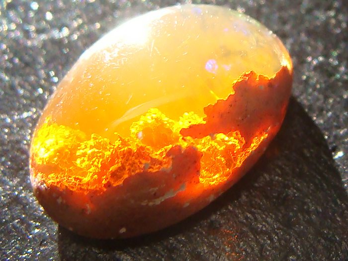 gun-batimi-gorunumlu-opal